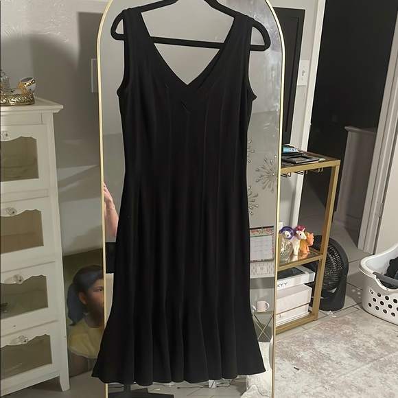 Slimming Black Sleeveless Cocktail Dress - Picture 1 of 2